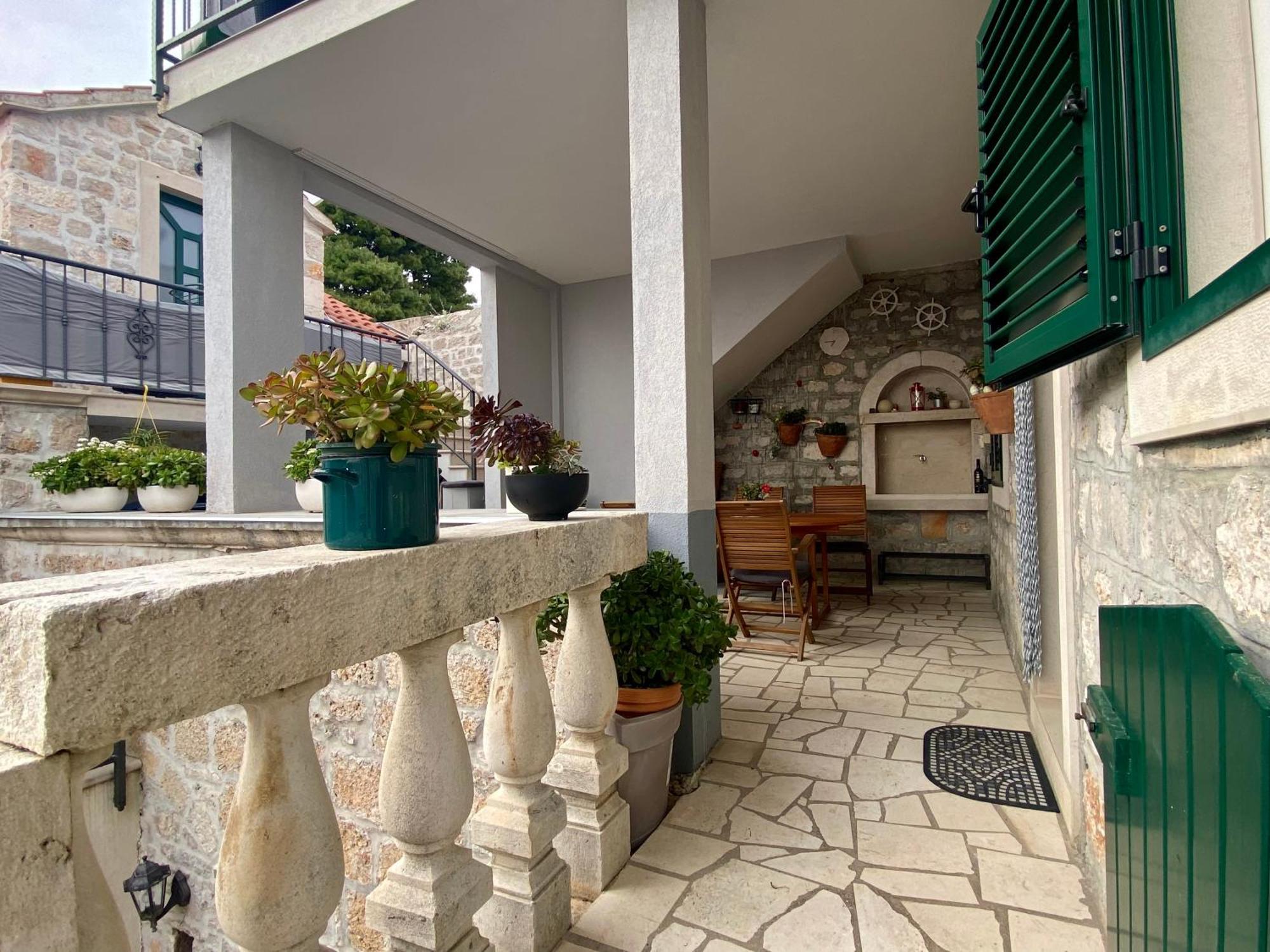 Apartment Simon - Old Stone Charm, Central Bol Life Ngoại thất bức ảnh